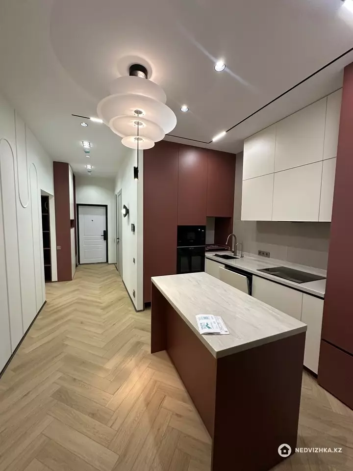 3-комнатная квартира, этаж 20 из 20, 83 м², На длительный срок