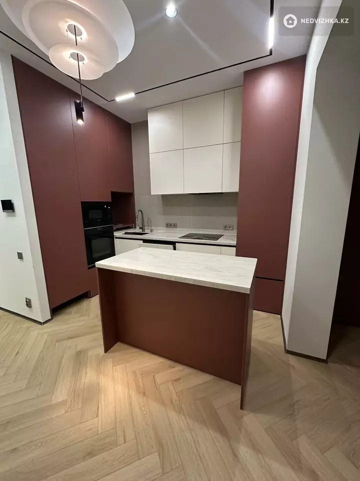 3-комнатная квартира, этаж 20 из 20, 83 м², На длительный срок, фотография 2
