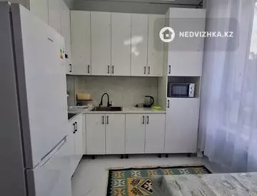 1-комнатная квартира, этаж 1 из 16, 50 м², На длительный срок