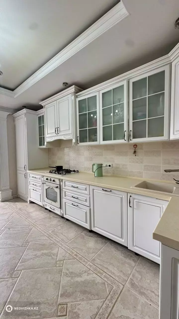 3-комнатная квартира, этаж 2 из 5, 131 м², 2-фотосурет