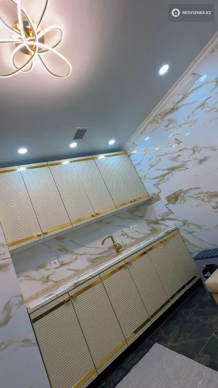 10-комнатный дом, 9 соток, 520 м², На длительный срок, фотография 2