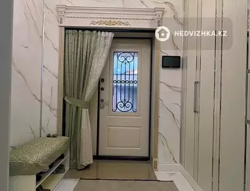 10-комнатный дом, 9 соток, 520 м², На длительный срок