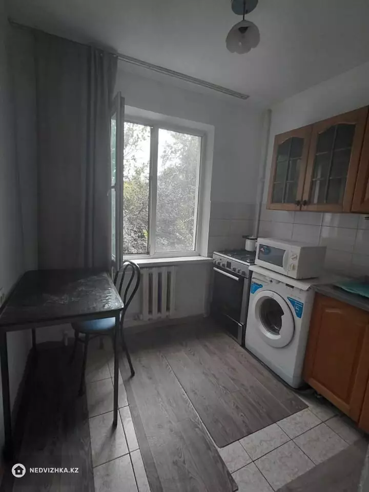2-комнатная квартира, этаж 3 из 5, 42 м²