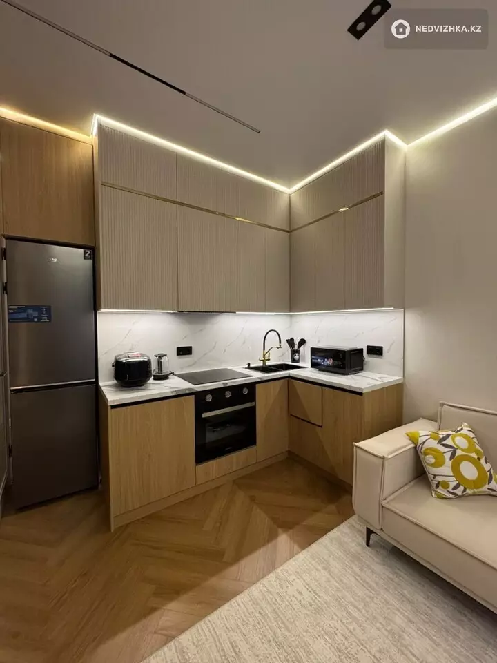 2-комнатная квартира, этаж 7 из 18, 43 м², Посуточно, фотография 2