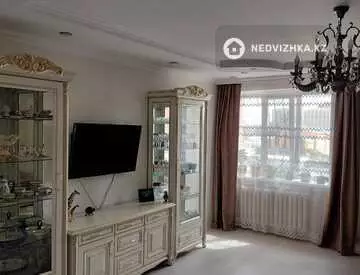 5-комнатная квартира, этаж 4 из 9, 131 м²