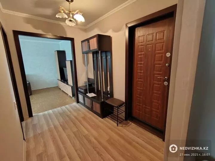 2-комнатная квартира, этаж 10 из 10, 50 м², На длительный срок, фотография 3