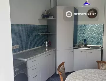 3-комнатная квартира, этаж 4 из 5, 68 м², На длительный срок, миниатюра 6