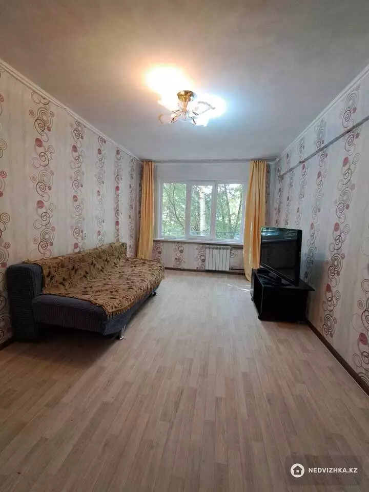 1-комнатная квартира, этаж 2 из 5, 34 м², фотография 3