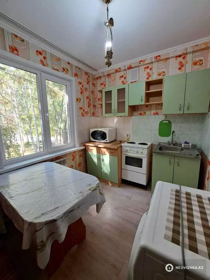 1-комнатная квартира, этаж 2 из 5, 34 м², фотография 2