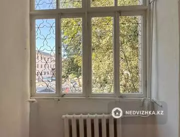 3-комнатная квартира, этаж 2 из 10, 64 м², миниатюра 12