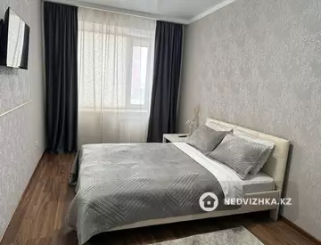 1-комнатная квартира, этаж 3 из 6, 44 м², Посуточно