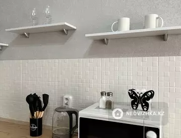1-комнатная квартира, этаж 3 из 6, 44 м², Посуточно