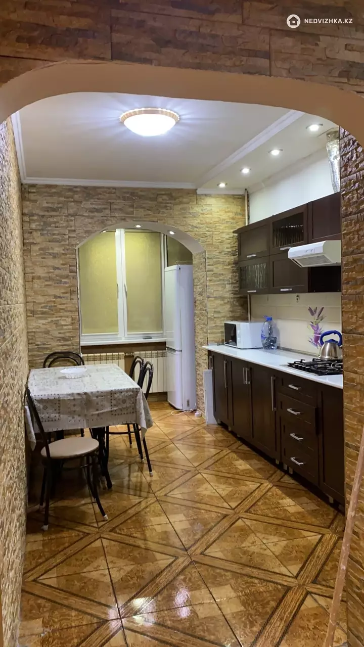 3-комнатная квартира, этаж 1 из 5, 70 м²