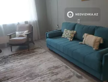 2-комнатная квартира, этаж 3 из 5, 54 м², На длительный срок