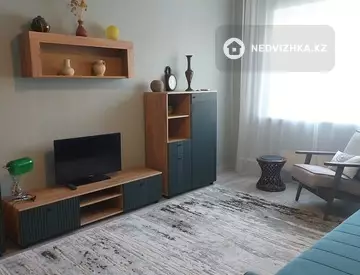 2-комнатная квартира, этаж 3 из 5, 54 м², На длительный срок
