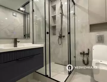 3-комнатная квартира, этаж 8 из 16, 80 м², миниатюра 2