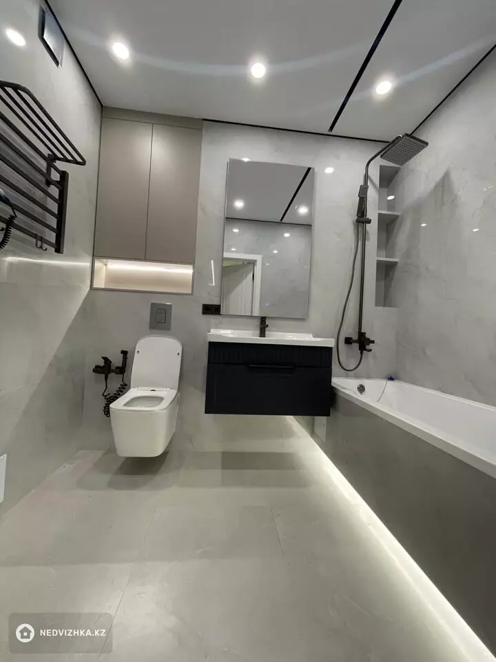 3-комнатная квартира, этаж 8 из 16, 80 м², фотография 4