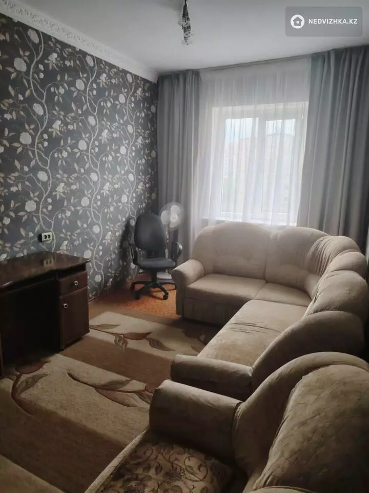 4-комнатная квартира, этаж 8 из 9, 96 м², На длительный срок, фотография 4