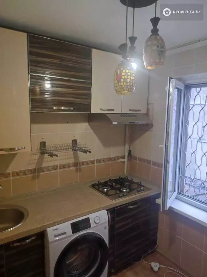 3-комнатная квартира, этаж 2 из 4, 61 м²
