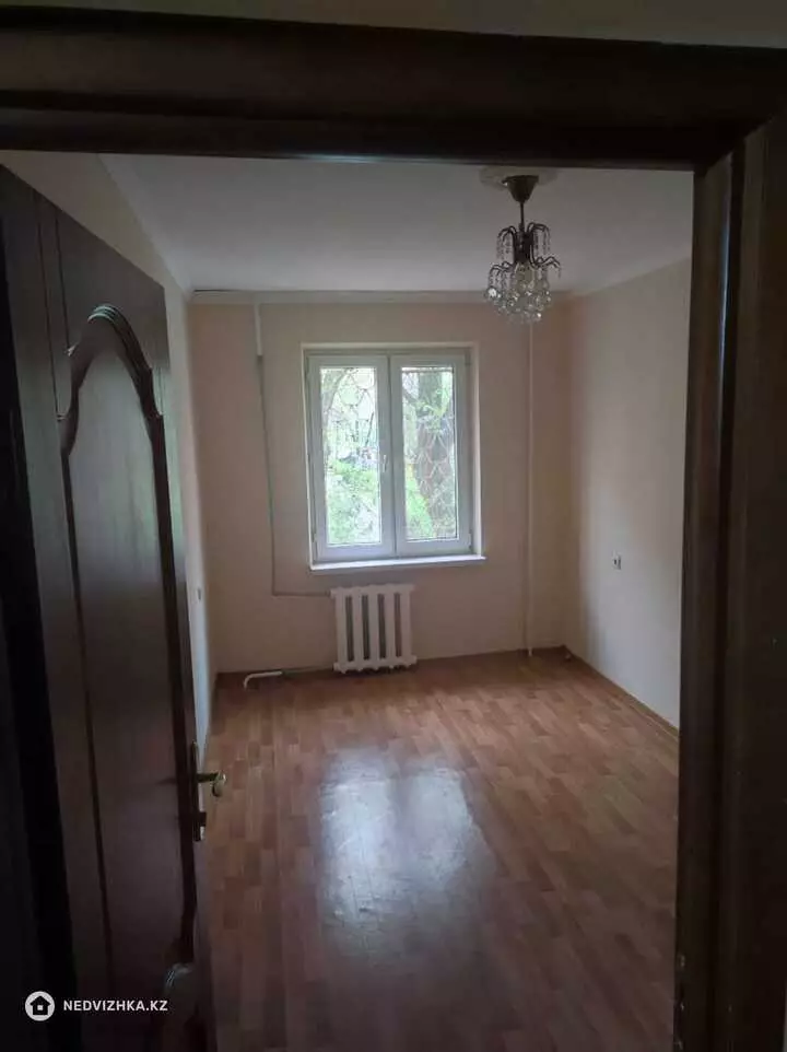 3-комнатная квартира, этаж 2 из 4, 61 м², фотография 3