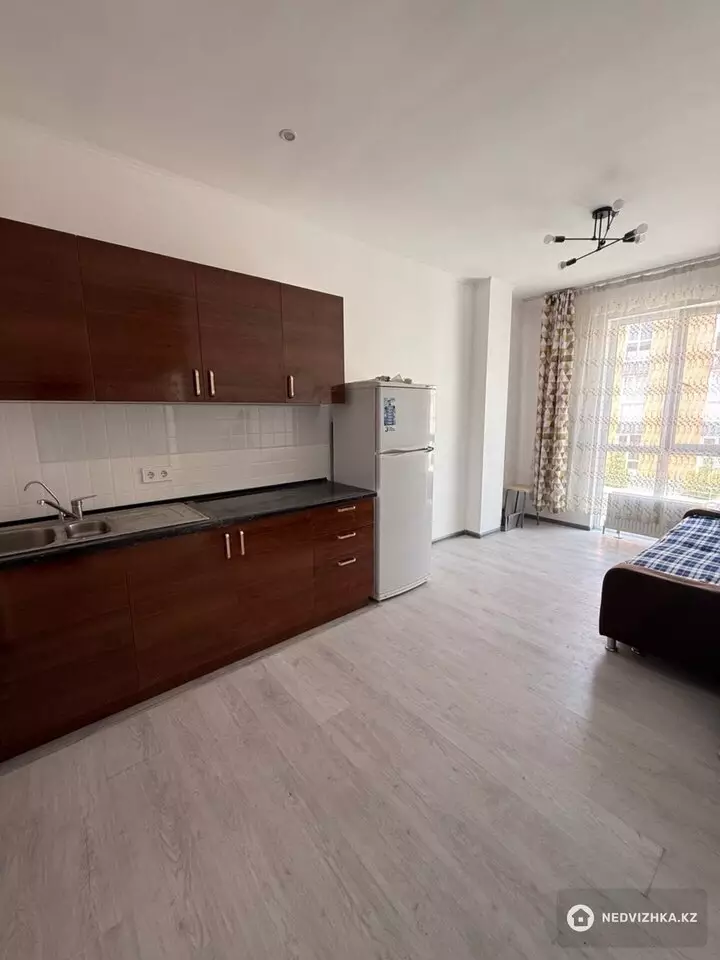 1-комнатная квартира, этаж 2 из 3, 33 м², фотография 2