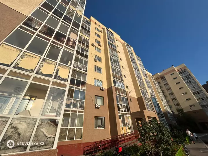 2-комнатная квартира, этаж 8 из 10, 64 м²