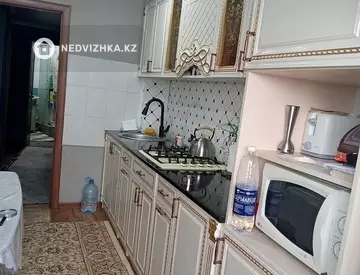 2-комнатная квартира, этаж 5 из 12, 50 м², На длительный срок