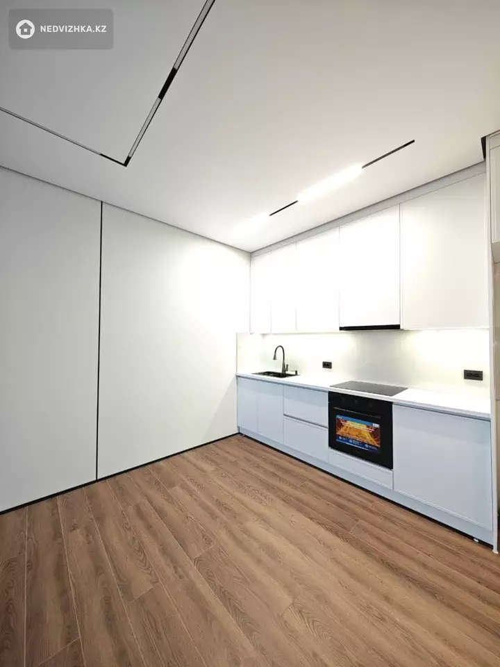 3-комнатная квартира, этаж 12 из 17, 77 м², фотография 2