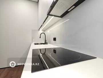 3-комнатная квартира, этаж 12 из 17, 77 м², миниатюра 3