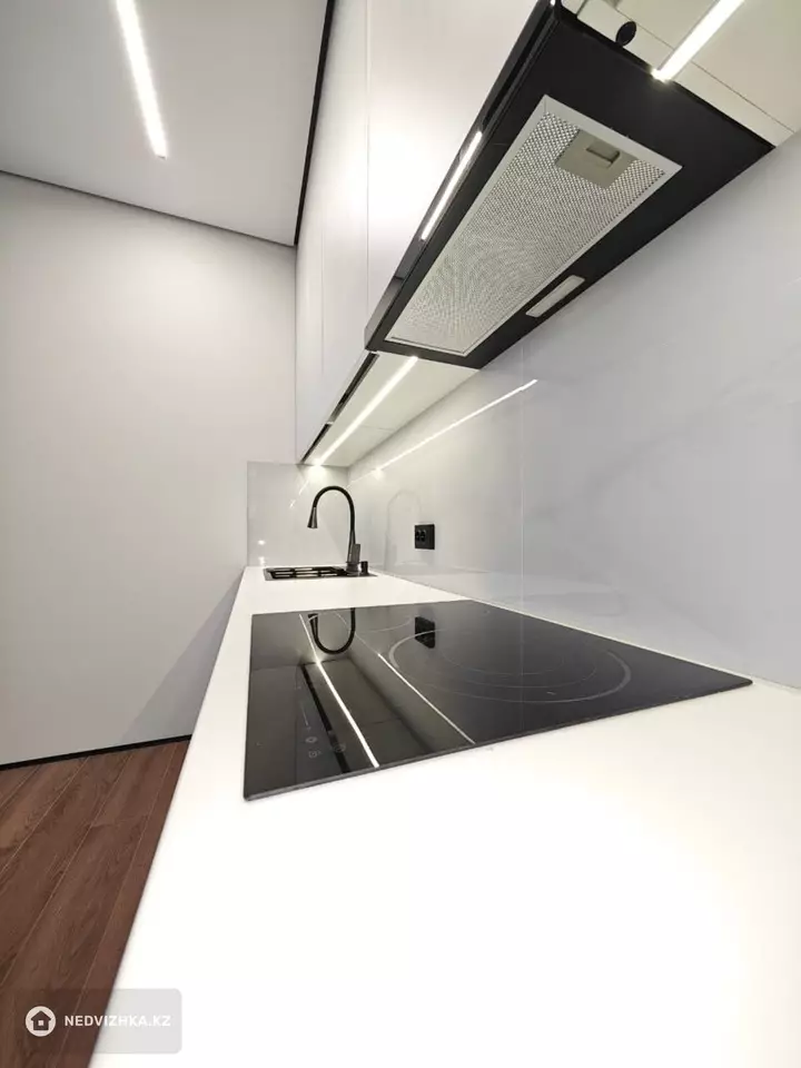 3-комнатная квартира, этаж 12 из 17, 77 м², фотография 3
