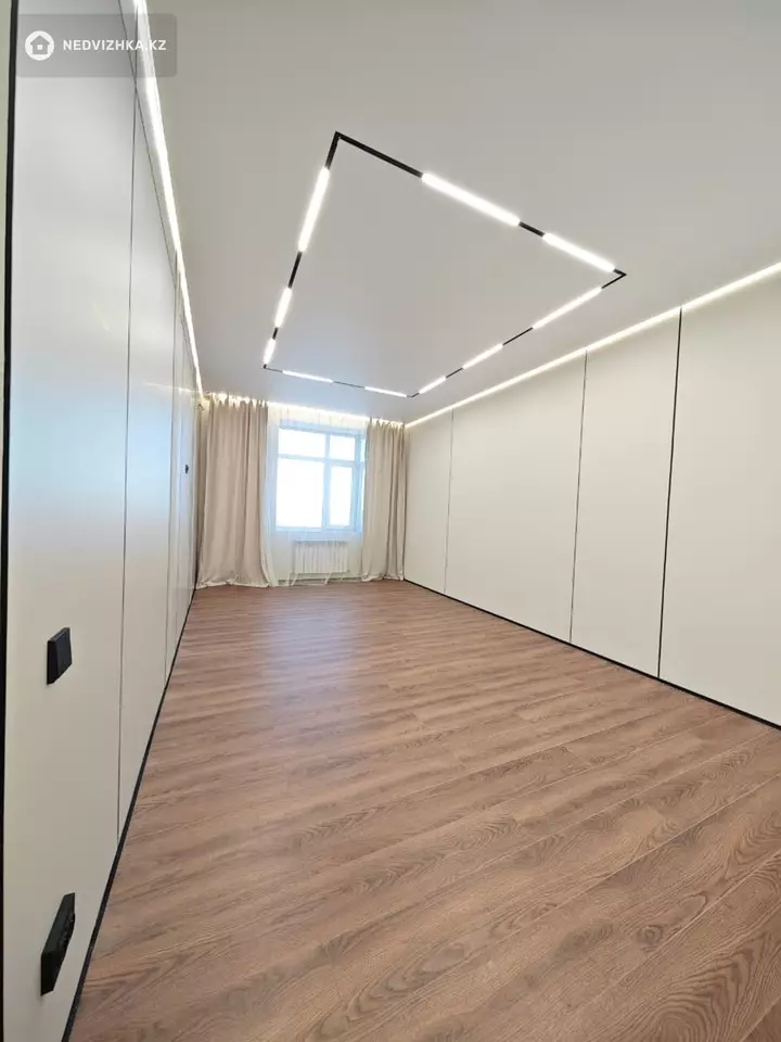 3-комнатная квартира, этаж 12 из 17, 77 м², фотография 5