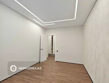 3-комнатная квартира, этаж 12 из 17, 77 м², миниатюра 8