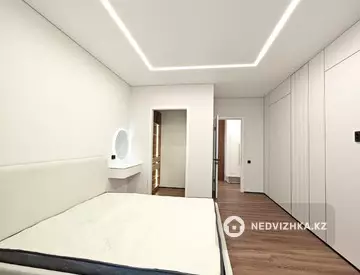3-комнатная квартира, этаж 12 из 17, 77 м², миниатюра 12
