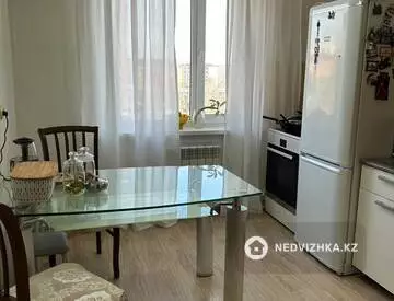 3-комнатная квартира, этаж 5 из 5, 66 м², миниатюра 2