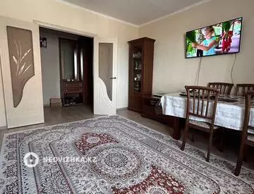 3-комнатная квартира, этаж 5 из 5, 66 м², миниатюра 1