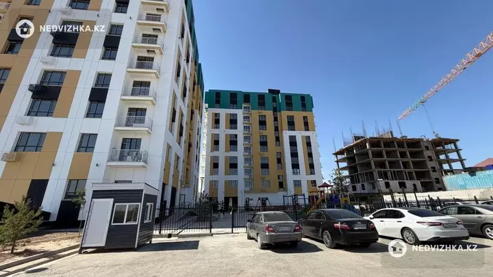 3-комнатная квартира, этаж 2 из 9, 95 м², фотография 2