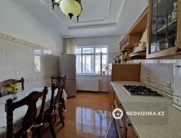2-комнатная квартира, этаж 3 из 9, 102 м², миниатюра 7