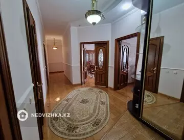 2-комнатная квартира, этаж 3 из 9, 102 м², миниатюра 10