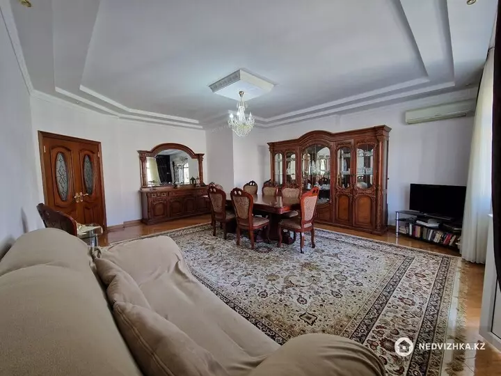 2-комнатная квартира, этаж 3 из 9, 102 м², фотография 2