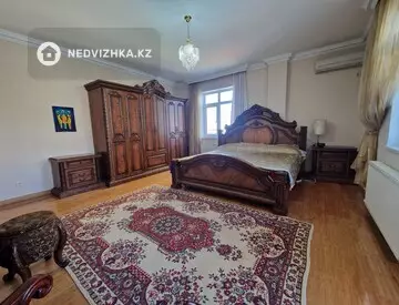 2-комнатная квартира, этаж 3 из 9, 102 м²