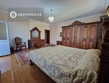 2-комнатная квартира, этаж 3 из 9, 102 м²