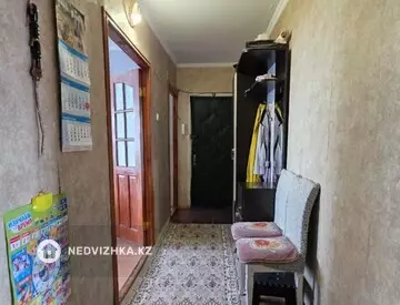 3-комнатная квартира, этаж 9 из 9, 69 м², миниатюра 1