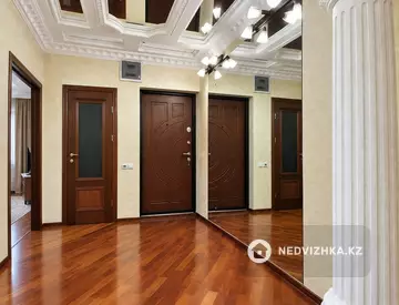 2-комнатная квартира, этаж 1 из 3, 75 м², На длительный срок