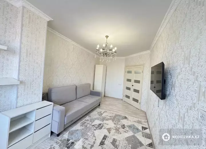 2-комнатная квартира, этаж 9 из 9, 63 м², фотография 3