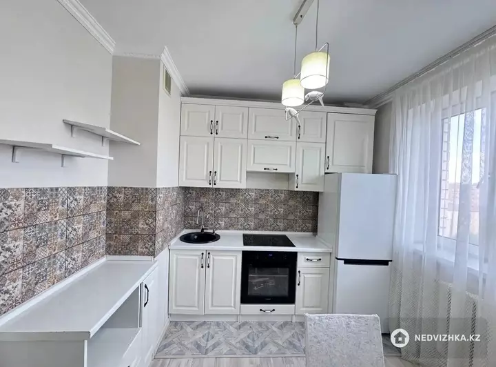 2-комнатная квартира, этаж 9 из 9, 63 м², фотография 5