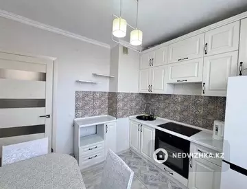 2-комнатная квартира, этаж 9 из 9, 63 м², миниатюра 6