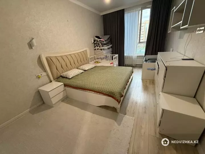 2-комнатная квартира, этаж 4 из 10, 75 м², фотография 3