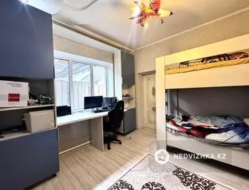 6-бөлмелі үй, 4 соттық, 112 м², 1-нобай
