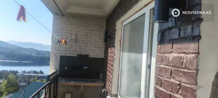 2-комнатная квартира, этаж 9 из 9, 52 м², фотография 3