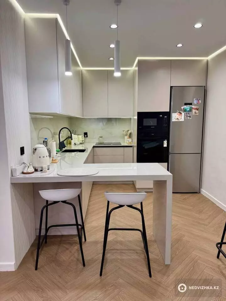 3-комнатная квартира, этаж 1 из 14, 100 м²